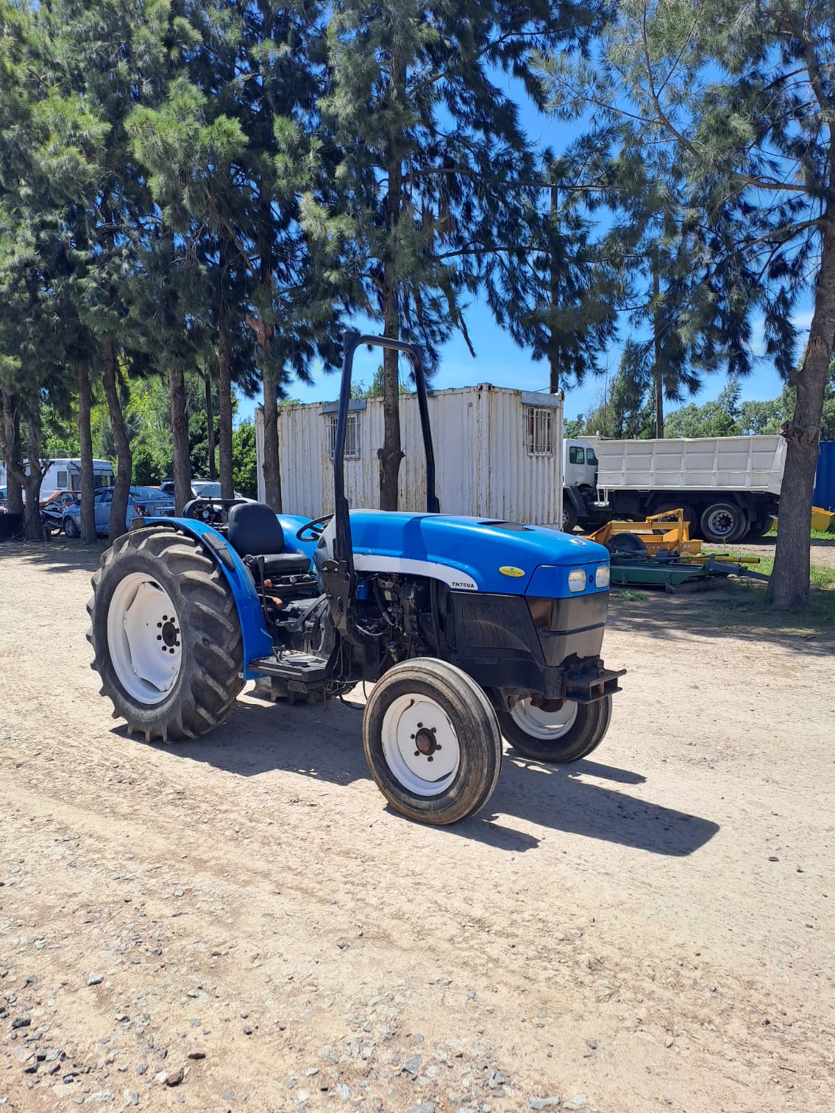 TRACTOR NEW HOLLAND TN75VA - foto 7
