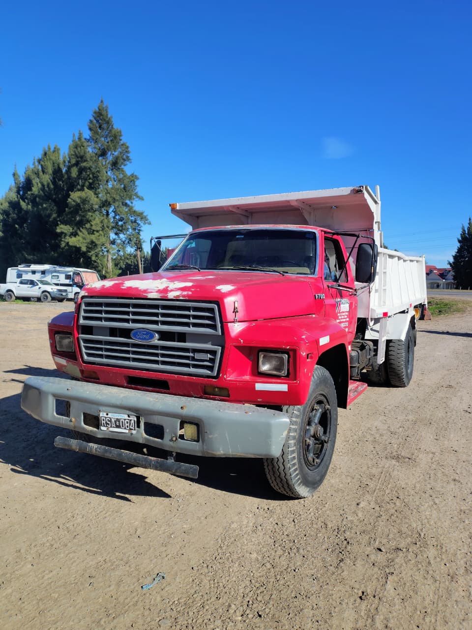 CAMION FORD F7000 VOLCADOR  - foto 3
