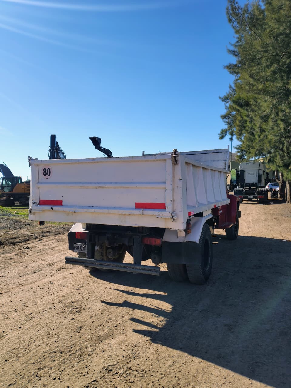 CAMION FORD F7000 VOLCADOR  - foto 4
